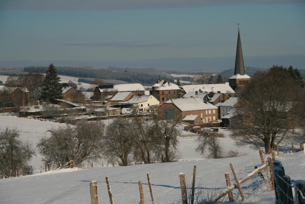 Entre Seve Et Ciel Villa Tillet Ruang foto